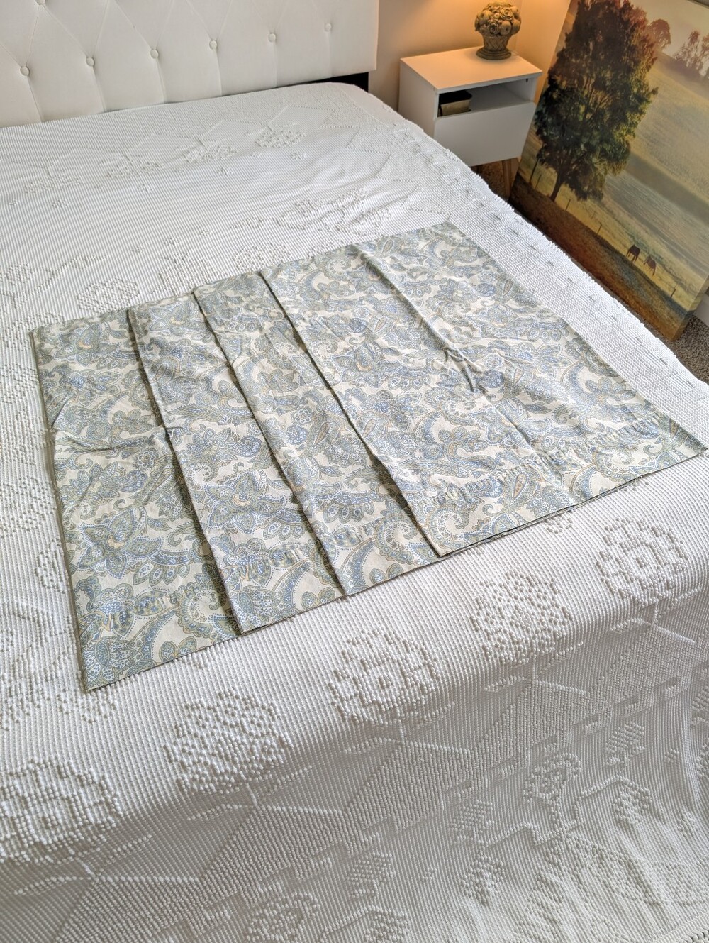 Better Homes and Gardens Paisley Green Cream Pillow Covers Size 19.5"X32"